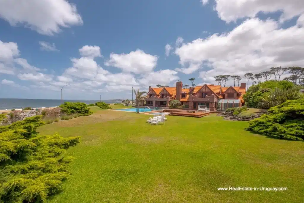 Frontline estate on the mansa beach in punta del este with incredible views garden